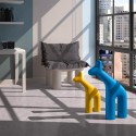 Escultura objeto de diseño moderno jirafa en polietilenoRaffa Medium Promoción