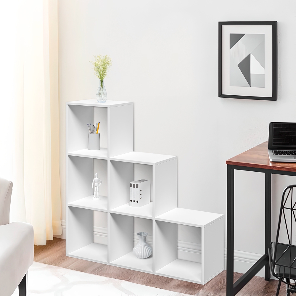 Estantería de pared blanca forma escalera con estantes de cubo de diseño moderno Ika 1