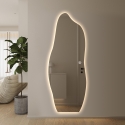 Espejo de pared retroiluminado diseño moderno irregular 170x65cm Kerti Descueto
