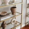 Estantería de pared h165cm de metal dorado con estantes de vidrio Lola Tall Oferta