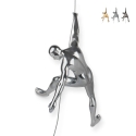 Escultura de pared escalador en resina efecto metal Bata-M Promoción