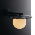 Aplique vintage de metal con difusor redondo de vidrio blanco Chaplin AP Oferta
