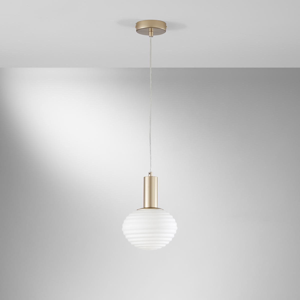 Lámpara colgante moderna dorada con luz esférica blanca Ripple Promoción Lámpara colgante moderna dorada con luz esférica blanca Ripple Promoción