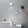 Aplique de pared de metal con luz LED orientable Dickens Modelo